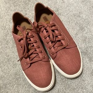 Olukai pehuea li women’s size 8